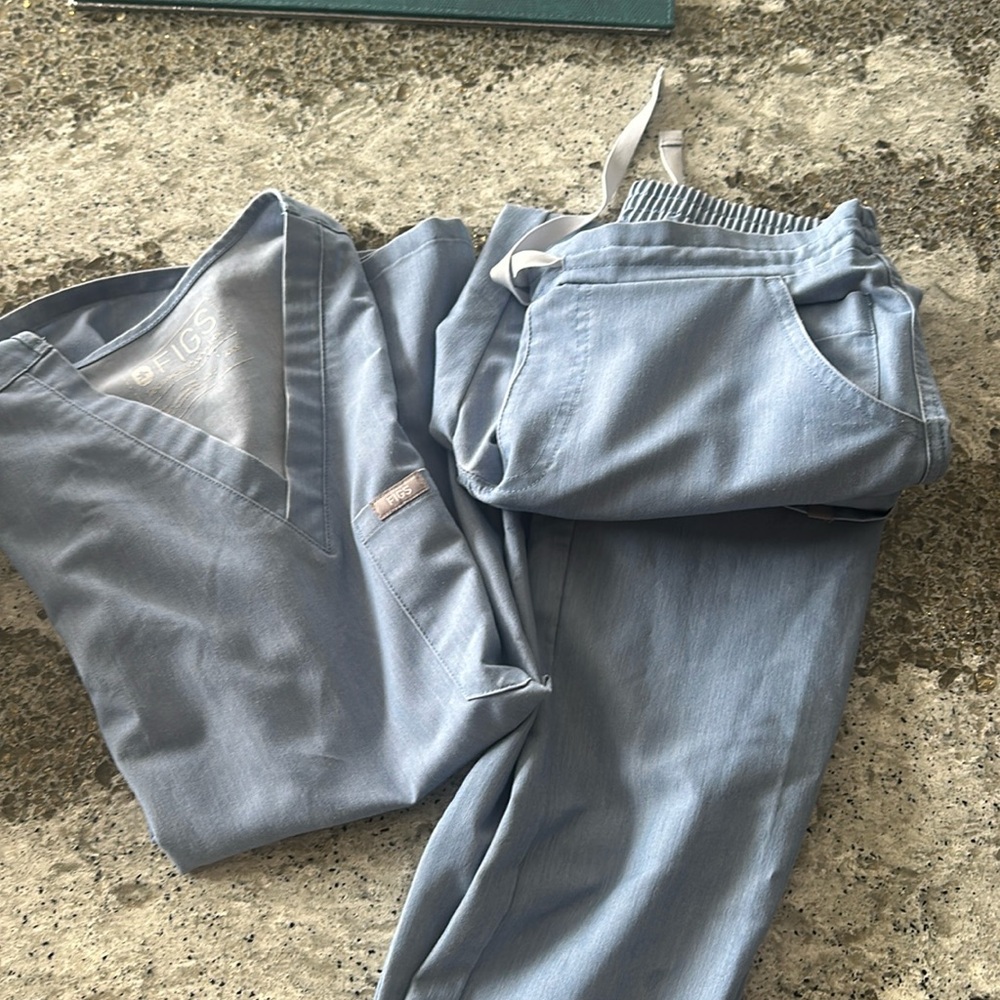 Figs xxs yola and xxs Catarina top set - heather blue. Sold out color!